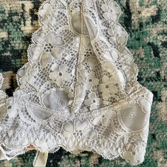 Intimately Free People Light Gray Floral Lace Halter Neck Bralette Size XS - Picture 2 of 10